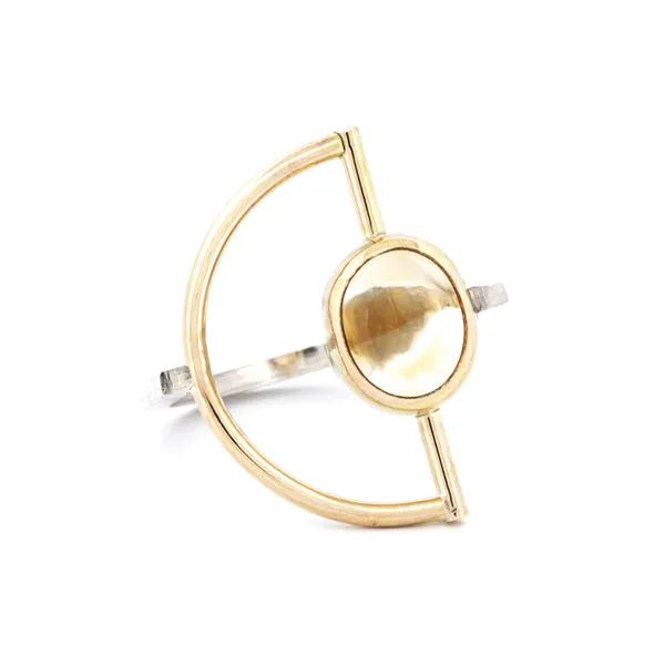 Creating Things by Andrea Rojas Córdoba - Golden Oval Ring