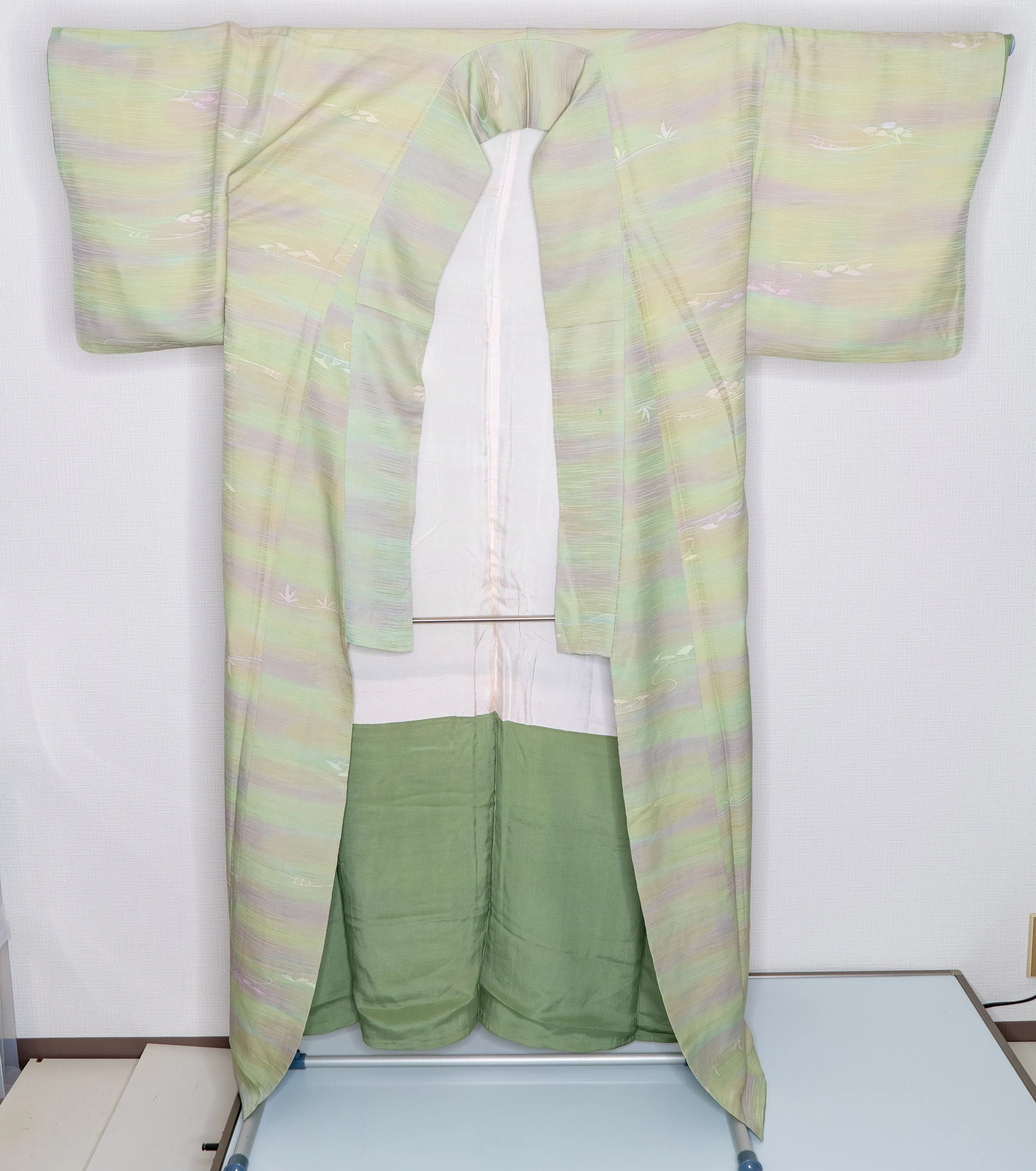 Simple Multicolored Hazy Kimono - Outdoors Scenery Plants Trees Leaves - Japanese Women's Silk